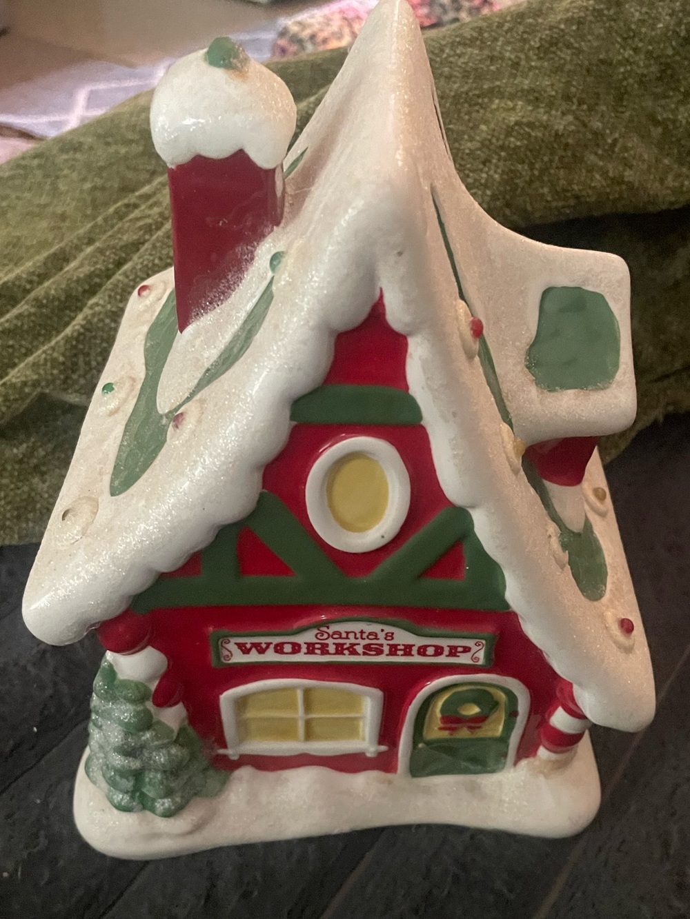 Hallmark Santas Workshop 1 North Pole Village Lights & Sounds